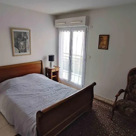 Apartment Spacious For 6 With Balcony